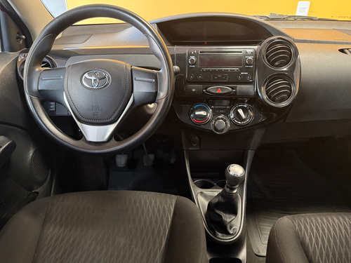 Toyota Etios 1.5 Sedan X