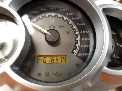Imagem 3 de 13 de Harley Davidson V-rod Muscle - 2014