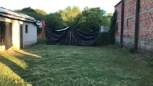Imagen 1 de 14 de Vendo 2 Lotes Con Una Casa Al Frente Y Otra Atras A Medio Construir!!