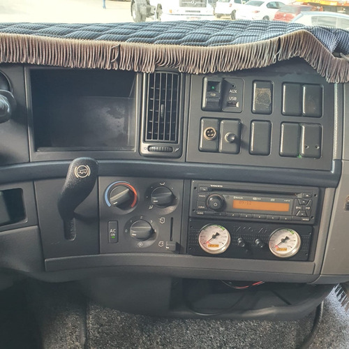 Imagem 20 de 25 de Caminhão Fh 460 Volvo 460 Cavalo 6x4 Traçado 2014 T. Alto