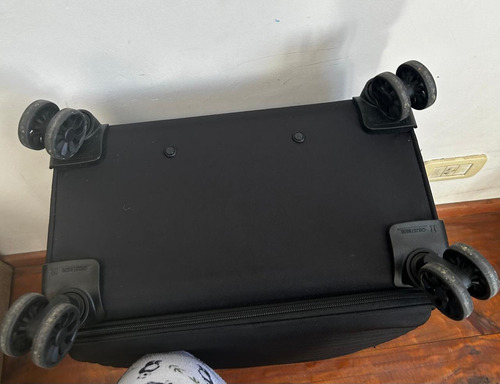 Valija It Luggage Primark 23 Kg 4 Ruedas Tsa Un Uso Regalo Negro (Usado)