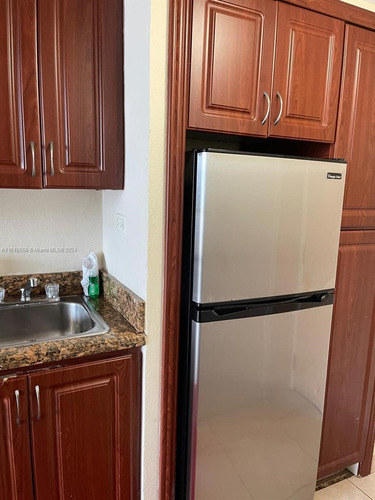 Departamento En Venta - 1 Dormitorio 1 Baño - Cochera - Miami, Florida