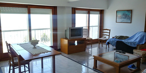 Imagen 3 de 30 de 4 Ambientes En Primera Linea De Mar Con Vista Plena, Balcon Corrido, Dependencia De Servicio Y 2 Cocheras Fijas. Totalmente Reciclado.