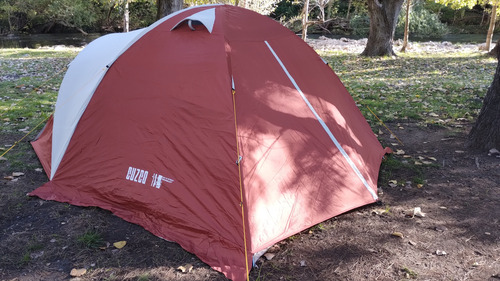 Carpa Waterdog Cuzco , Termo Sellad 4 Estaciones, 4 Personas Bordó (Usado)