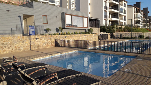 Amplio Depto. Cómo Nuevo En Condominio, 80 Mt2. 2d 2b 1e