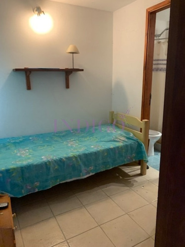 Imagen 23 de 30 de Amplia Casa En Zona Cantegril, 4 Dormitorios Con Dependencia, Piscina Y Parillero.