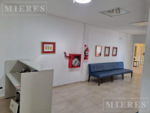 Imagen 2 de 7 de Consultorio Medico A La Venta En Lirios Del Talar