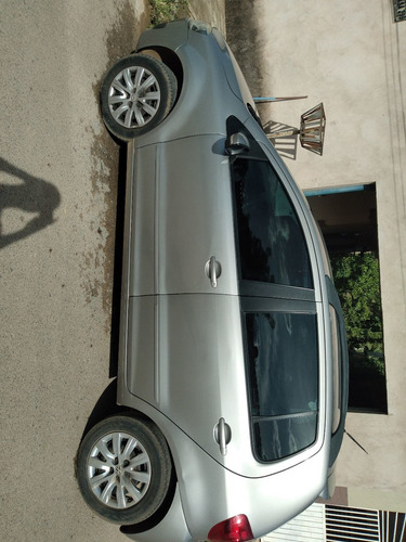Volkswagen Fox 2013 1.0 Trend Tec Total Flex 5p