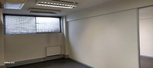 Excelentes Y Amplias Oficinas, Pleno Centro De Temuco.-