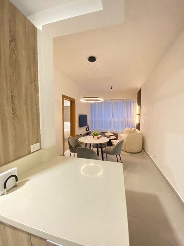 Apartamento En Alquiler Amueblado, Evaristo Morales.