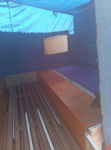 Trailer Con Carpa Con Lona Protectora De Lluvia