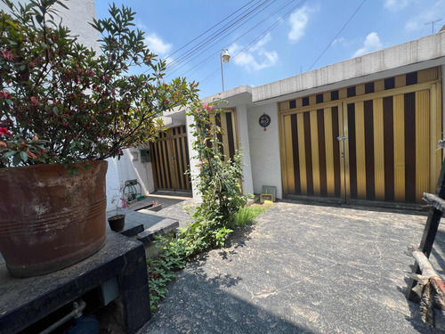Bonita Casa En Excelente Ubicación