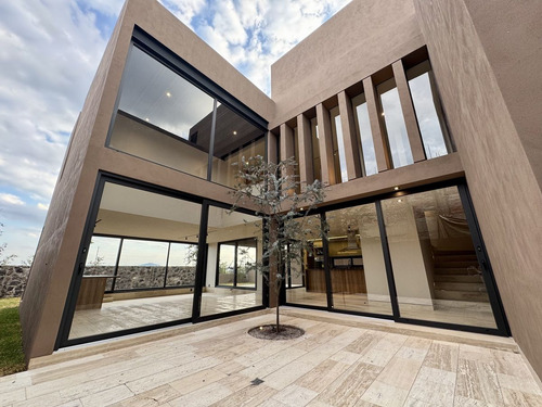 Residencia Con Acabados Premium- La Espiga