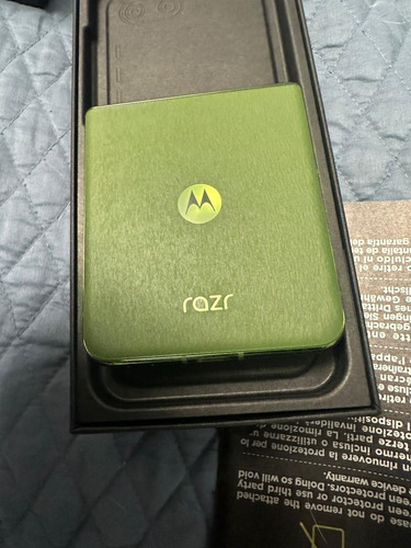 Motorola Razr 50 Ultra Dual Sim 512 Gb Verde 12 Gb Ram Verde Musgo (Usado)