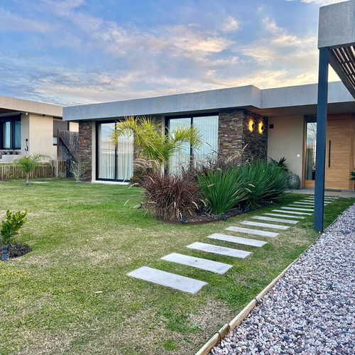 Venta O Alquiler Casa En Barrio Privado
