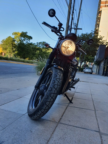 Triumph Street Twin
