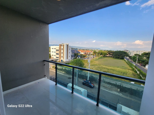 Apto Santiago, Moderno, 236m2 3hab, 4baños, 2 Parqueos Proyecto Cerrado