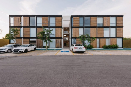 Departamento Amueblado(2r2b) En Renta En Emerald Temozón, Norte.