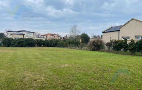 Venta Lote De Barrio Los Jazmines, Pilar Del Este, Pilar