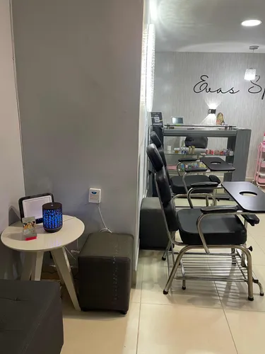 Se Vende Hermoso Spa De Uñas, Excelente Ubicación