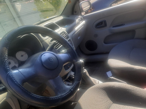 Imagem 4 de 11 de Renault Clio 2008 1.0 16v Authentique Hi-flex 5p
