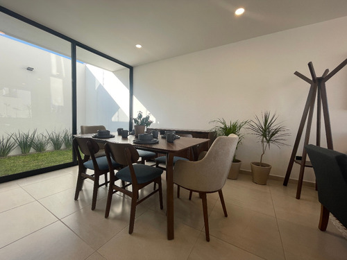 Casa En Venta Con 3 Recámaras En San Pedro Cholula.