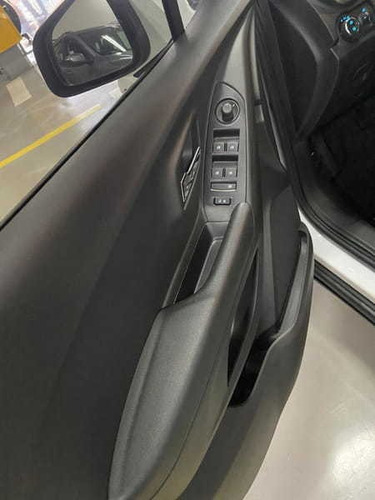 Imagem 8 de 15 de Chevrolet Tracker Lt 1.8 16v Flex 4x2 Aut 2016