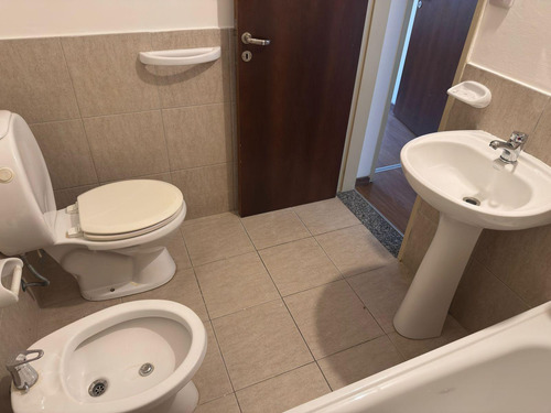Santiago Al 900 Alquiler Departamento 1 Dormitorio Con Cochera En Rosario