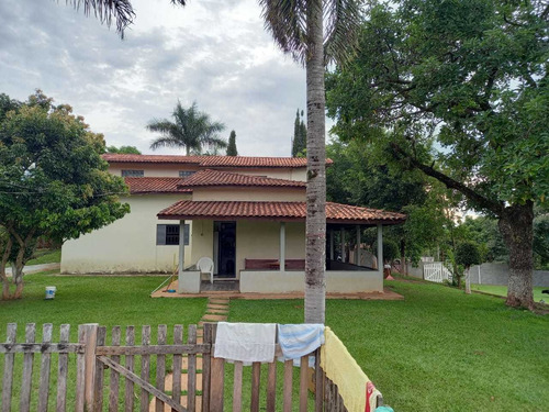 Imagem 3 de 14 de 1.000m², 04 Dormitórios, 01 Suíte, Espaço Gourmet E Piscina!