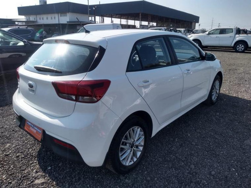 Kia Rio 5 Ex 1.4l 6mt Full 2018