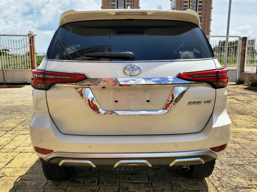 Imagen 5 de 18 de Toyota Fortuner Sr5 4x4