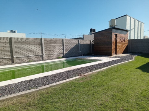 Terreno Amplio Con Pileta Quincho En Bella Italia