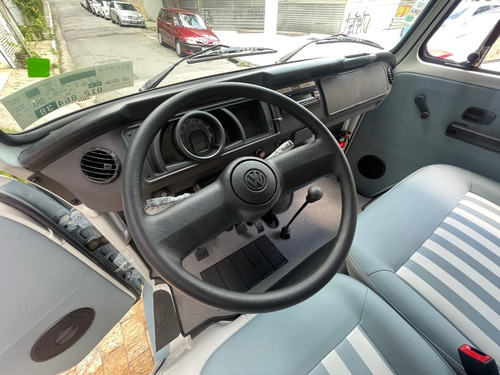 Imagem 12 de 16 de Vw Kombi Last Edition - 2014