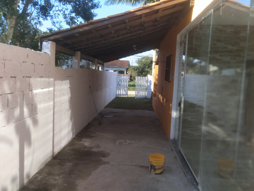Casa . Suíte Com Sacada Mais 1 Banheiro Dentro 1 Fora