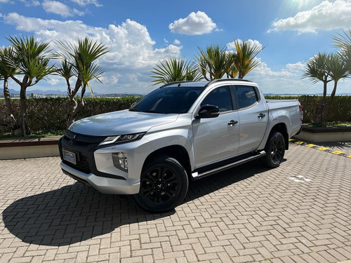 Mitsubishi L200 Triton 2.4 16V TURBO DIESEL SPORT HPE-S CD 4P 4X4 AUTOMÁTICO