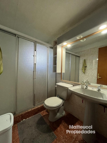 Linda Casa A Orilla De Lago