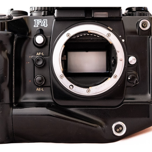 Imagen 8 de 10 de Cámara Nikon F4 S Negra Con Winder Incorporado, Rebajado