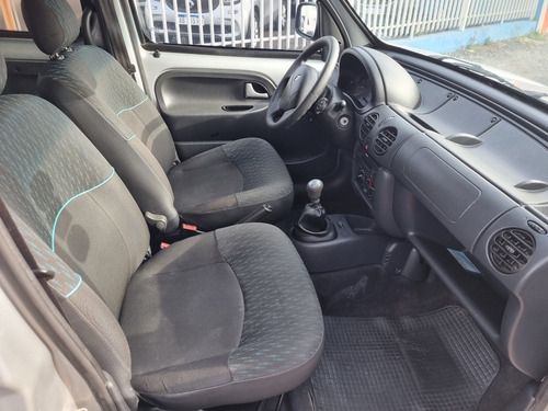 Imagen 10 de 13 de Renault Kangoo 2016 1.6 Ph3 Authentique Plus Lc