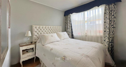 Casa En Venta De 4d 3b. En Las Condes