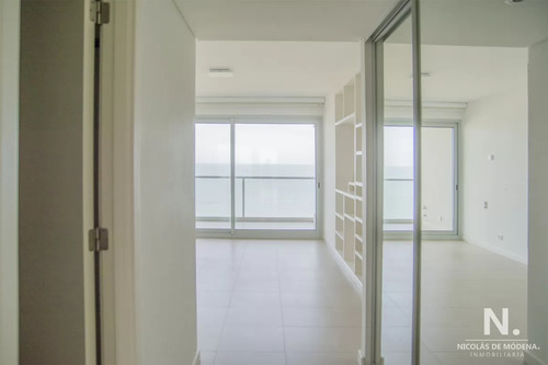 Le Parc Punta Del Este, Torre De Categoría Frente Al Mar. Departamento De 2 Dormitorios En Suite