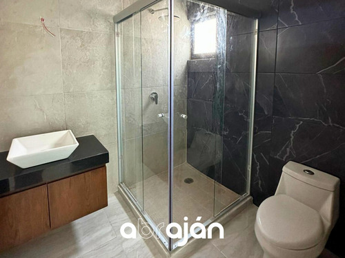 Se Vende Casa Con Alberca Privada En Veracruz, En Residencial Lomas Del Sol De La Riviera Veracruzana