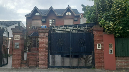 Casa Impecable Amplia 5 Ambientes En Ituzaingó Centro