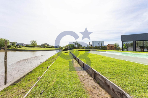 Imagen 8 de 30 de Casa Al Río En B° San Benito, Villanueva.