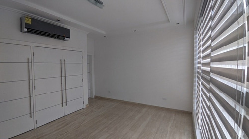 Imagen 13 de 30 de A La Venta Exclusiva Casa En La Urb. Terrazas Del Country En Guataparo. Código.: Atc-3033