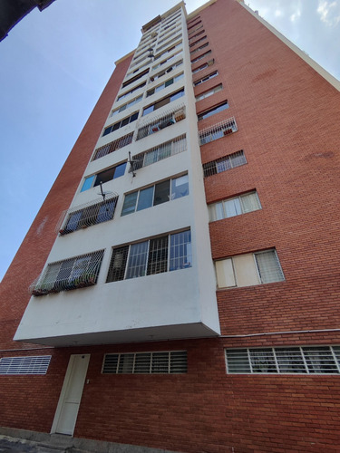 Apartamento En La Avenida Rómulo Gallegos