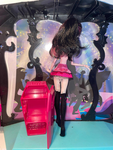 232 Guga - Monster High Draculaura + Guarda Roupa (Usado)