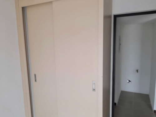 Imagen 5 de 10 de Alquilo Apartamento En Calzada Roosevelt Frente Al Club Español