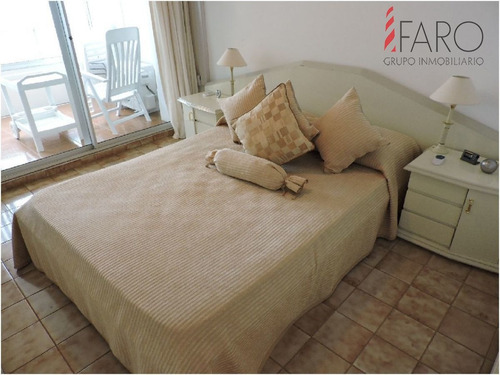 Imagen 11 de 30 de Apartamento De 1 Dormitorio En Torre De La Mansa Con Servicios - Punta Del Este Mansa