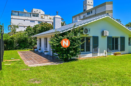 Casa En Venta, Mansa, Punta Del Este, 3 Dormitorios.
