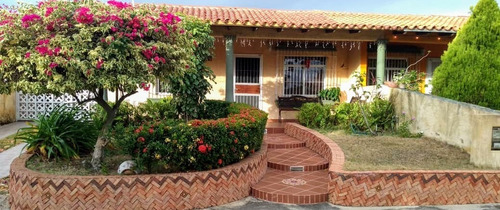 Imagen 12 de 14 de Casa + Anexo Villa Colonial Los Robles Margarita